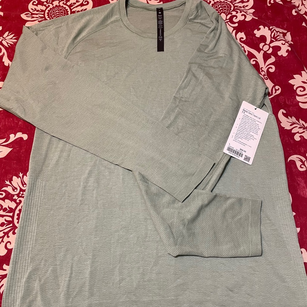Lululemon Men’s Metal Vent Tech 2.0 Long Sleeve